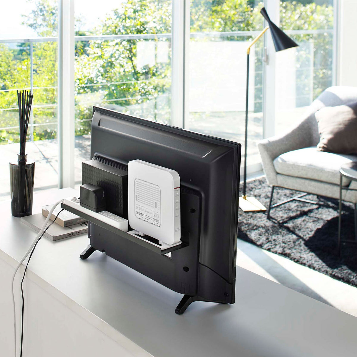 Yamazaki Smart Rack for the Back of a TV W40, Rack That Fixes to the VESA Screw Holes on the Back of a 19 to 40 Inch TV for a Hard Drive, Router and Power Strip, Holds 2 kg, 40 x 8.2 x 3 cm and 390 g, White