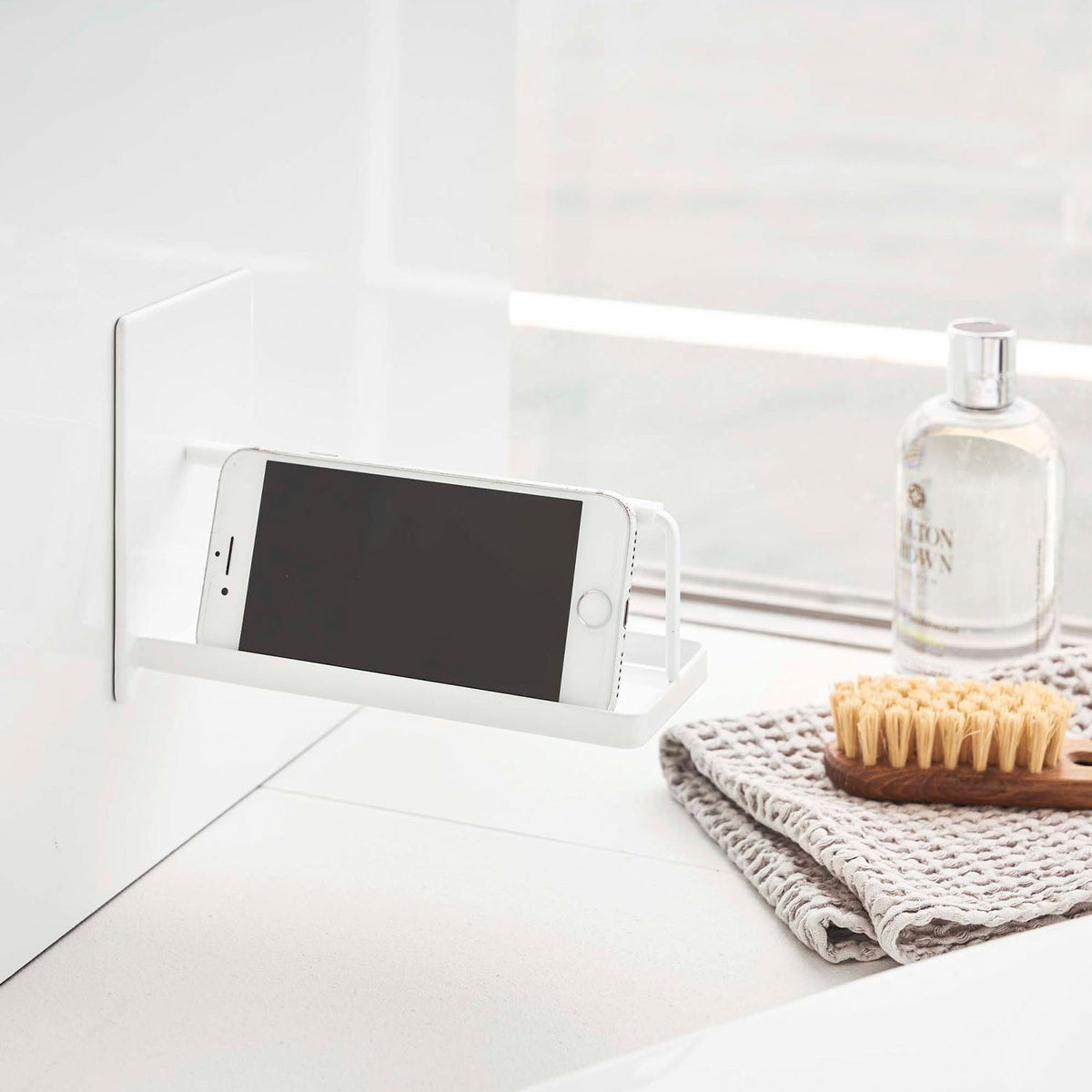 Yamazaki Tower Magnetic Bathroom Smartphone Stand, Stand That Sticks to a Steel Bathroom Wall by Magnet and Holds a Smartphone up to 16.5 cm Facing Forward, Silicone Cushion Steadies It, 500 g, 8 x 17 x 12 cm and 300 g, White or Black