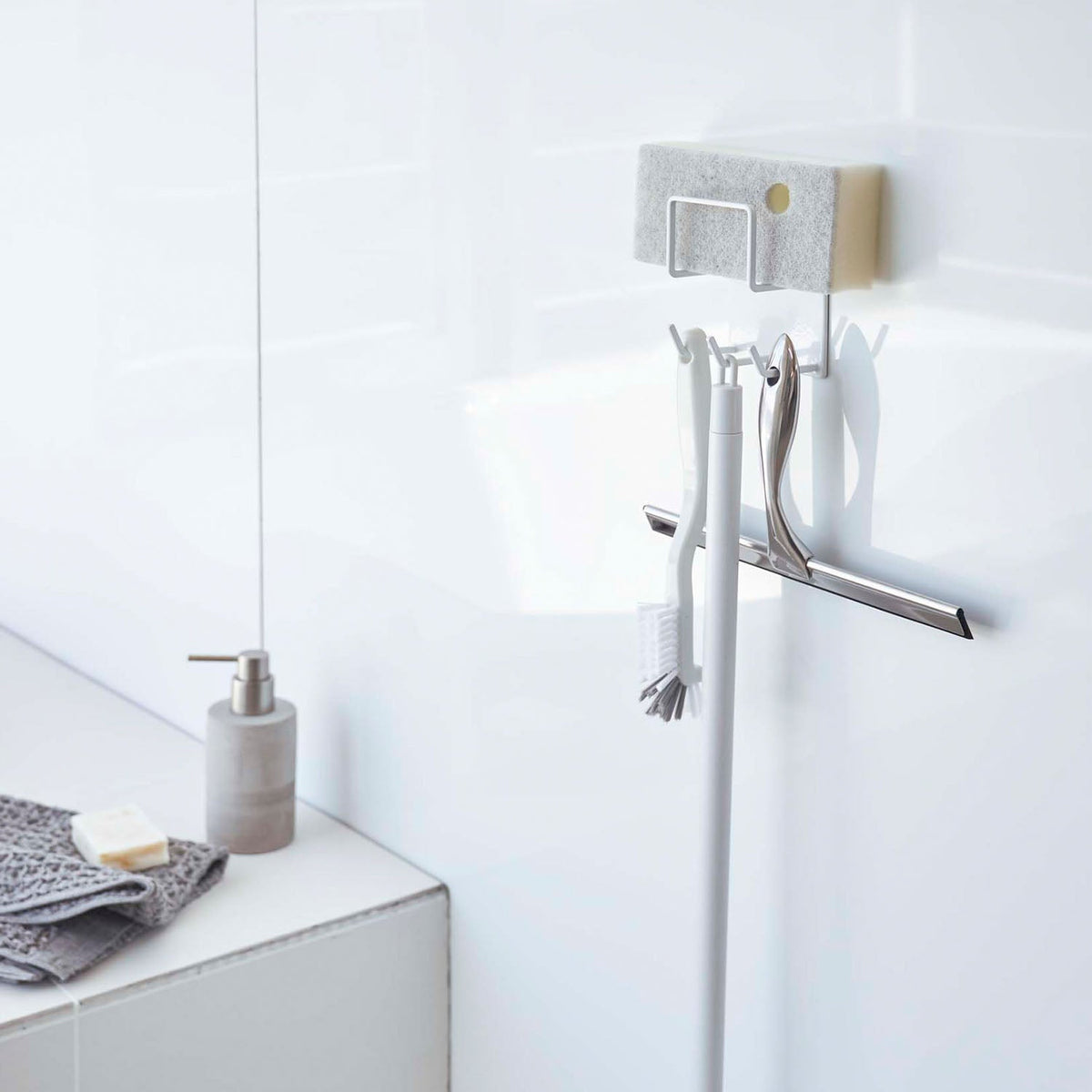 Yamazaki Tower Magnetic Bathroom Cleaning Tool Holder, Holder That Sticks to a Steel Bathroom Wall by Strong Magnet and Gathers a Sponge, Cleaning Brush and Spray Bottle, Deep Hooks Take the Spray, 500 g Per Hook, 8 x 6 x 12 cm and 190 g, White or Black
