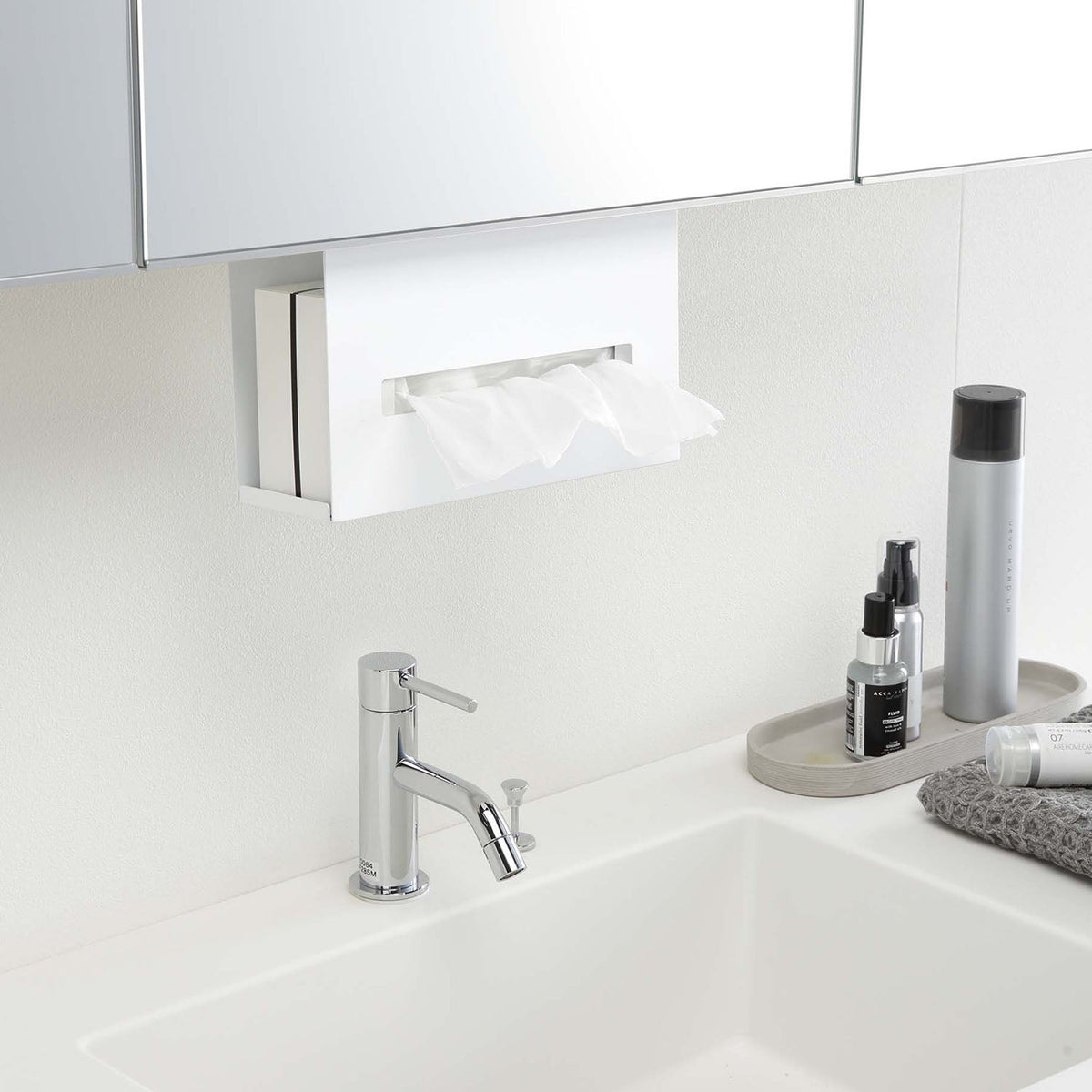 Yamazaki Tower Washbasin Under-Cabinet Tissue Box Holder, Holder That Grips the Shelf of a Wall Cabinet Over a Washbasin and Floats a Tissue Box in the Dead Space, Slide the Box in From the Side, Holds 500 g, 25 x 8.5 x 18.5 cm and 850 g, White or Black