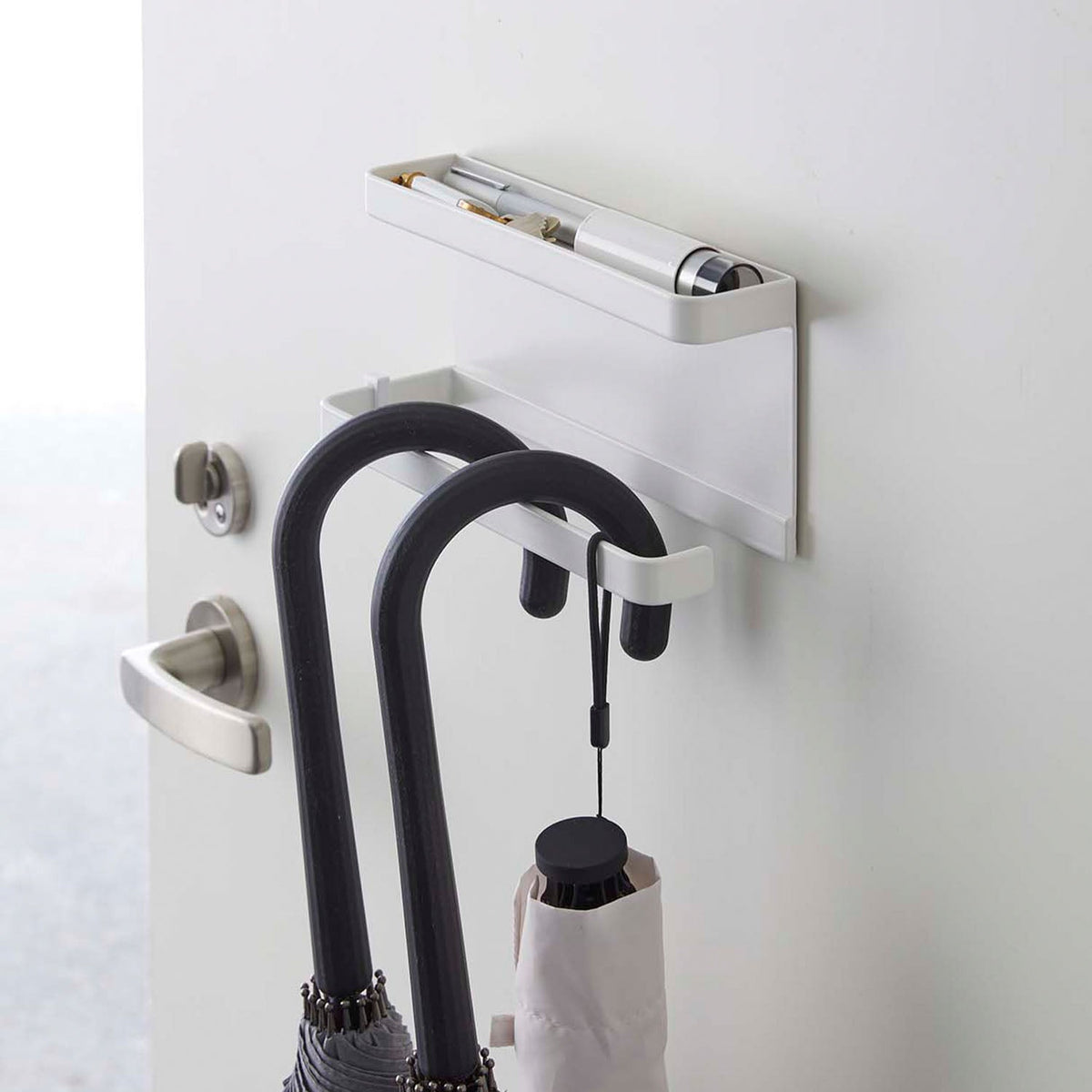 Yamazaki Smart Magnetic Umbrella Holder with Tray, Magnetic Holder that Hangs Folding Umbrellas on a Steel Entrance Door, with a Tray for Small Items, 20 x 7 x 9.5 cm and 590 g, White or Black