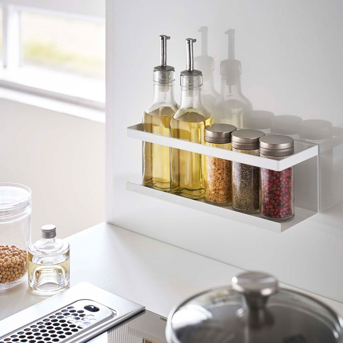 Yamazaki Tower Magnetic Rack Wide, Wide Rack That Sticks to a Refrigerator Side or Steel Kitchen Panel by Strong Magnet, Holds 2 kg, 24.5 x 8.5 x 8.5 cm and 500 g, White or Black