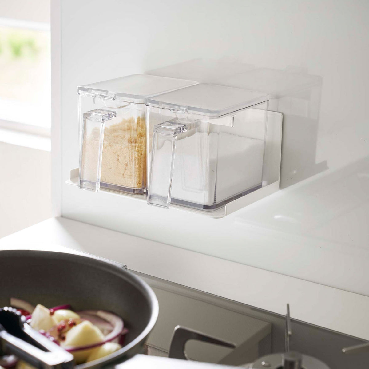 Yamazaki Tower Magnetic Seasoning Stocker Rack, Rack That Sticks to a Refrigerator Side or Steel Kitchen Panel by Strong Magnet, Holds 1.5 kg, 18.5 x 12 x 8.5 cm and 380 g, White or Black