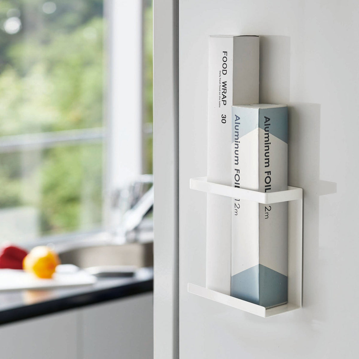 Yamazaki Tower Magnetic Slim Wrap Holder, Slim Holder That Sticks to a Refrigerator Side or Steel Kitchen Panel by Strong Magnet, Holds 1 kg, 13.5 x 6 x 14 cm and 340 g, White or Black