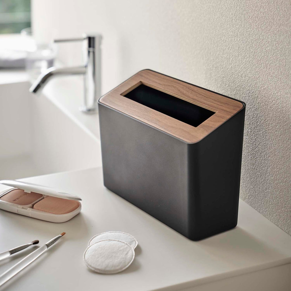Yamazaki Rin Lidded Desktop Trash Can, Slim Desktop Bin with a Removable Natural Wood Lid, 1.7 L, for Desks and Washroom Counters, 22 x 9 x 15.5 cm and 320 g, Brown or Natural
