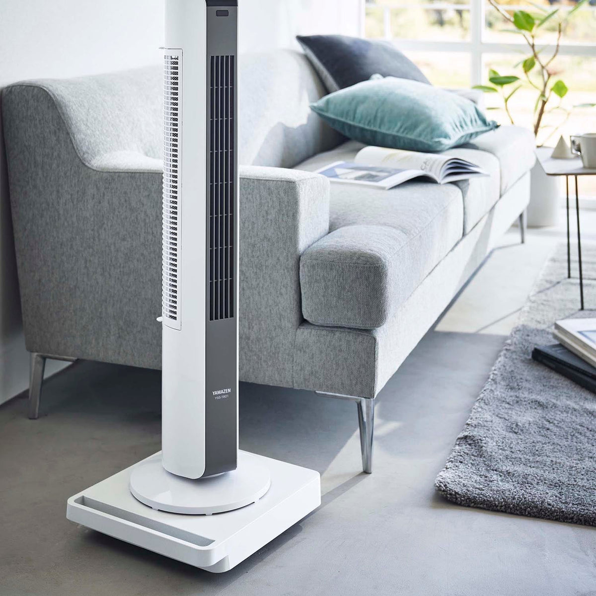 Yamazaki Tower Self-Standing Dolly Square, Japan-Made Low Dolly on Casters for Heavy Plants and Stock, Holds 40 kg, Slides Under Items to Clean Beneath, 28 x 31 x 6.6 cm, 28 x 31 x 6.6 cm and 620 g, White or Black