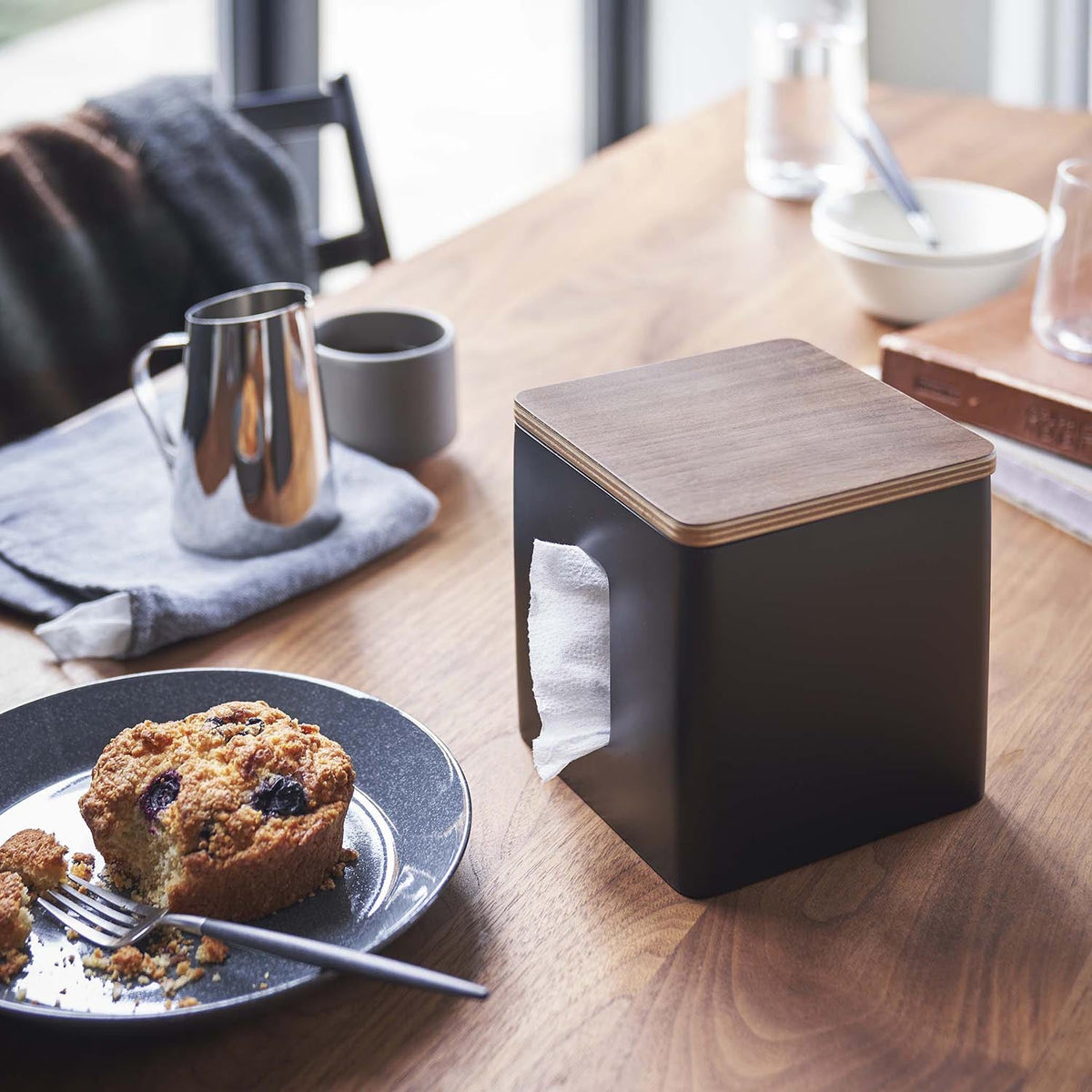 Yamazaki Rin Tissue and Toilet Paper Case, Square Case for a Tissue Box or a Toilet Roll With a Natural Wood Lid, Polystone Weight Makes Cutting Easy, 14.5 cm Square, 14.5 x 14.5 x 15 cm and 1100 g, Brown or Natural