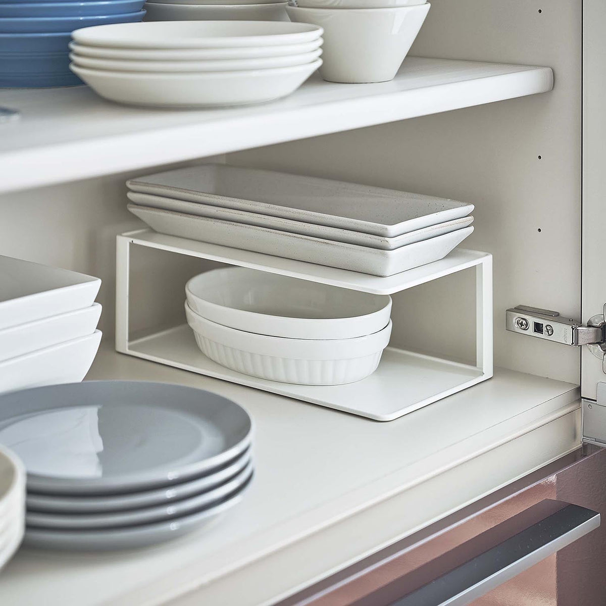Yamazaki Tower Two-Tier Long Plate Rack, Two-Tier Steel Rack for Long Plates and Gratin Dishes that Lets You Take Them from the Side, 30 x 15 x 10 cm and 950 g, White or Black