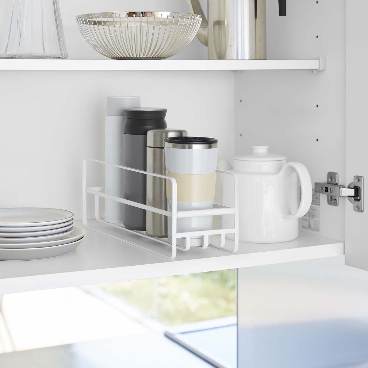 Yamazaki Tower Slim Flask and Cup Rack, Slim Long Rack for Daily Flasks and Cups in a Cupboard or Drawer, Pull the Silicone Handle Forward to Bring Everything Out Together, Holds 2 kg, 11 x 33.2 x 12 cm and 620 g, White or Black
