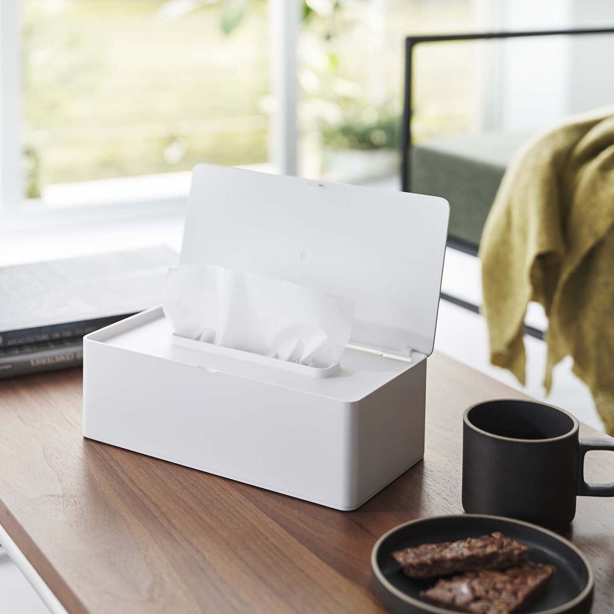 Yamazaki Tower Lidded Tissue Case, Regular, Snap-Lid Case for a Tissue Box up to 7 cm High that Keeps Children and Pets Out, 26.2 x 13.3 x 8.8 cm and 450 g, White or Black