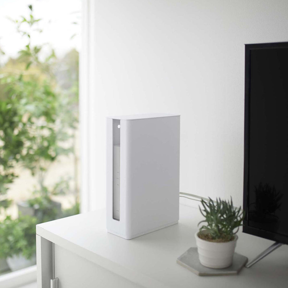 Yamazaki Smart Stackable Slim Lidded Router Case, Long, Slim Lidded Case for a Tall Router, Modem or Hard Drive, Stackable Up to Two High, 9.7 x 20.2 x 30.2 cm including the lid and 550 g, White or Black