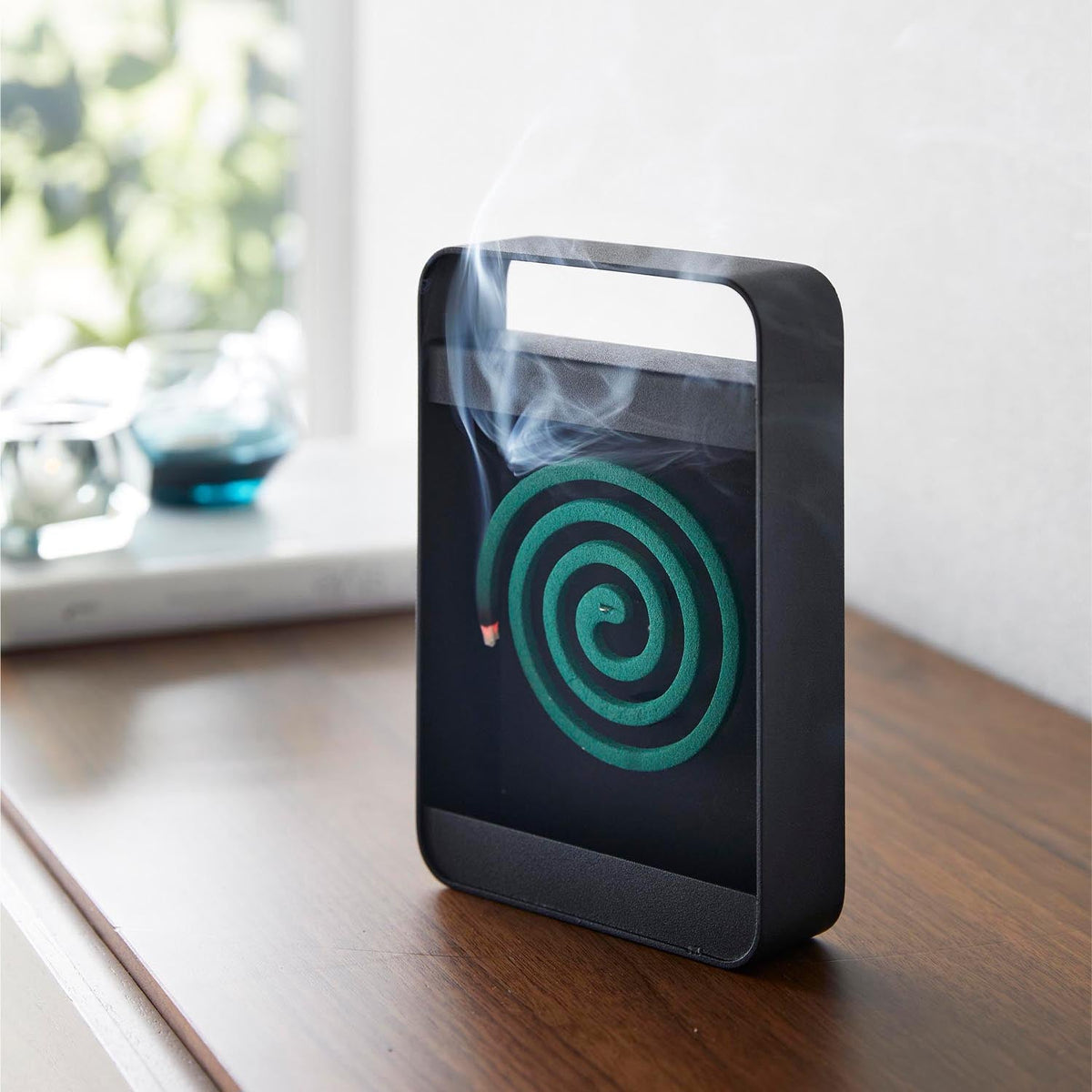 Yamazaki Tower Mosquito Coil Stand with Handle, Slim Steel Stand With a Handle That Stands a Mosquito Coil Upright and Carries Easily, A U-Shaped Part Puts the Coil Out, Coils Up to 11.5 cm Across, 14 x 4 x 20 cm and 650 g, Black