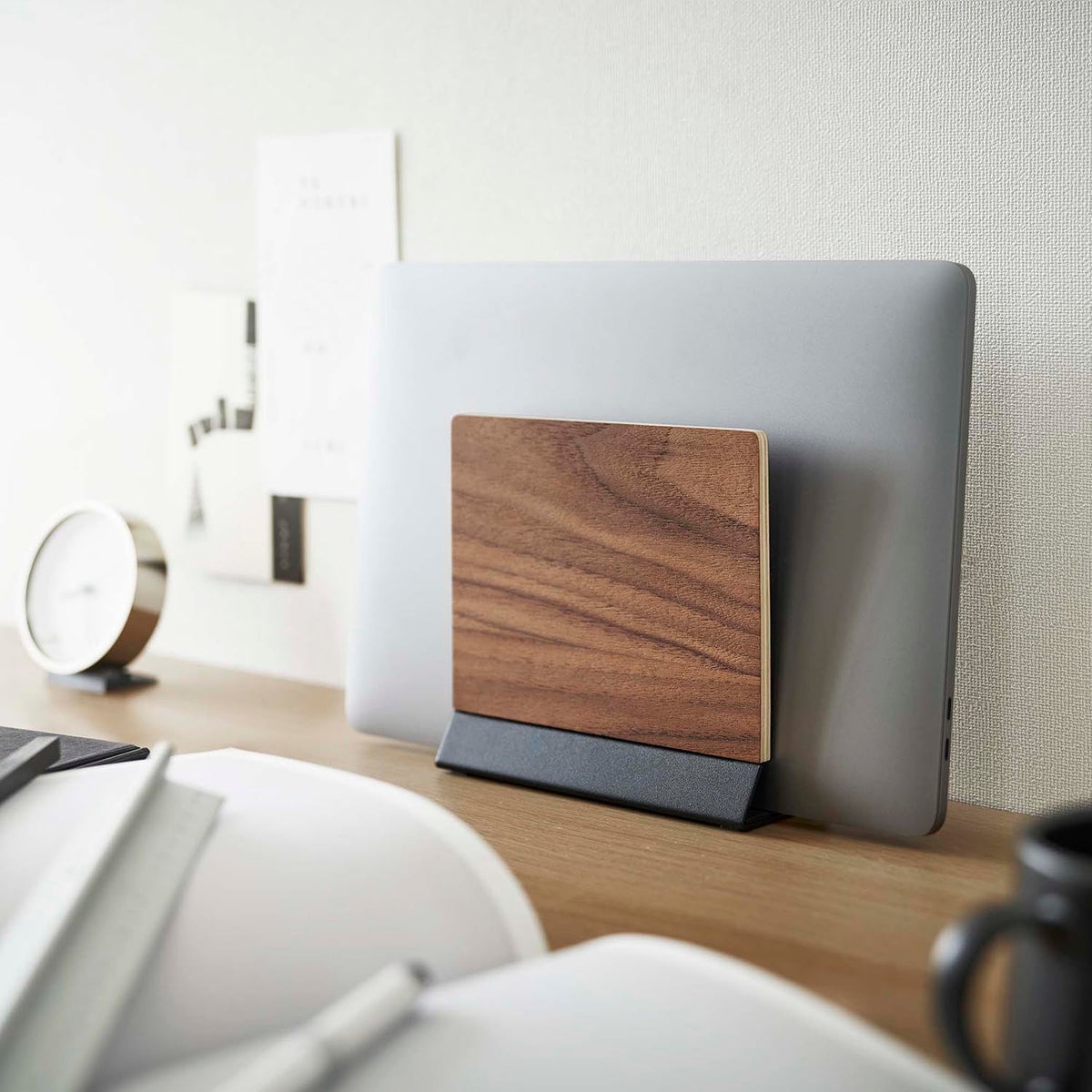 Yamazaki Rin Slim Laptop and Tablet Stand, Slim Wood and Steel Stand that Stores a Laptop or Tablet Upright, up to 17.3 Inch and 2.8 kg, 16 x 6.2 x 15 cm and 685 g, Brown or Natural