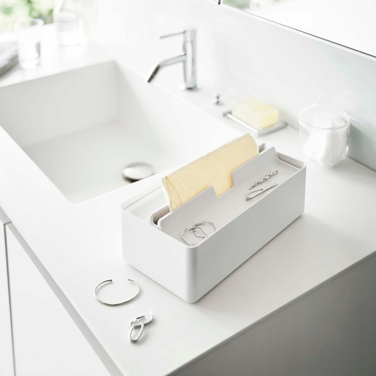 Yamazaki Tower Paper Towel Case with a Tray Lid, Case for Tissue or Paper Towels up to 7 cm High with a Tray Lid for Accessories and Small Items, 26.5 x 13.5 x 10 cm and 410 g, White or Black