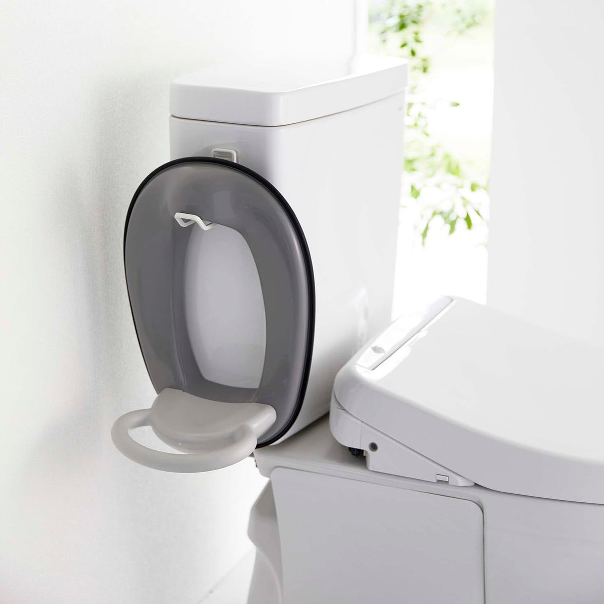 Yamazaki Tower Film-Hook Toilet Supplies Hook, Small Bracket on a Film Hook That Floats a Spray Bottle, Hangs a Toilet Brush and Holds an Auxiliary Toilet Seat Off the Floor, Holds 750 g, 3 x 9.3 x 7.5 cm and 60 g, White