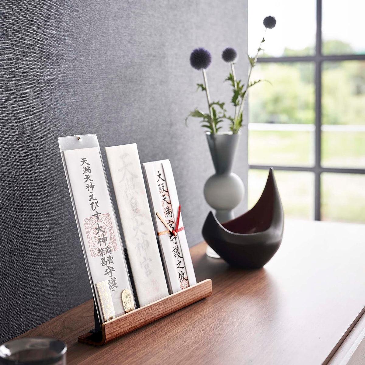 Yamazaki Rin Talisman Stand Wide, Table-Top Stand That Holds Several Shrine Talismans Upright on a Shelf in a Home Without a Wall Shrine, Slot W25 x D3 cm, 25 x 5 x 11 cm and 250 g, Brown or Natural