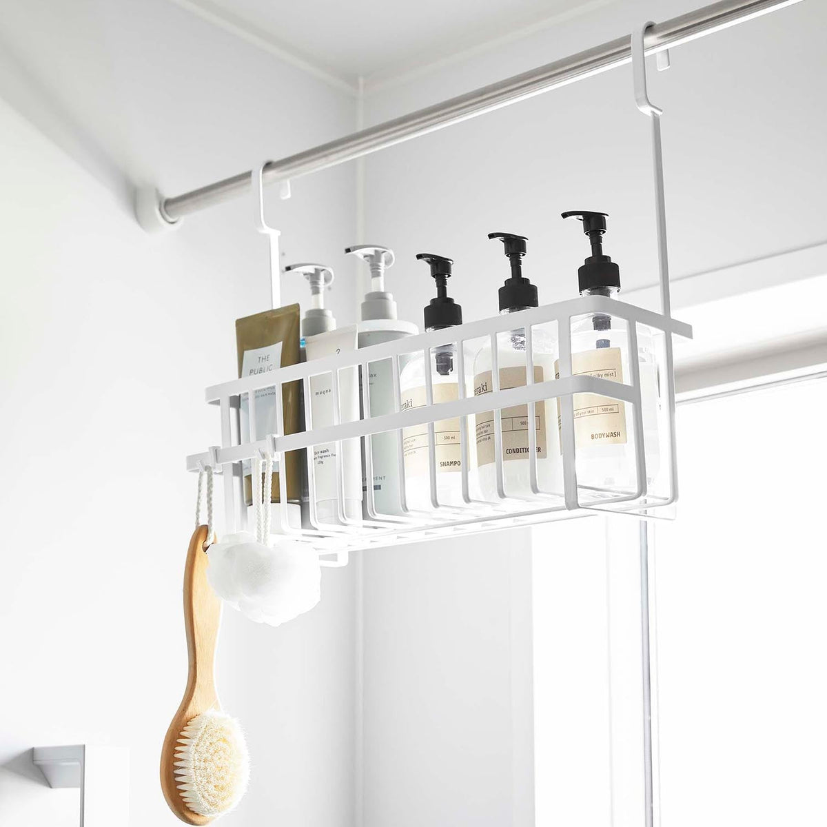Yamazaki Tower Hanging Bathroom Basket, Wide, Wide Wire Basket that Hooks Over a Bathroom Bar for Bottles and Cleaning Tools, with Three Hooks, 40.5 x 16.5 x 37 cm and 1300 g, White