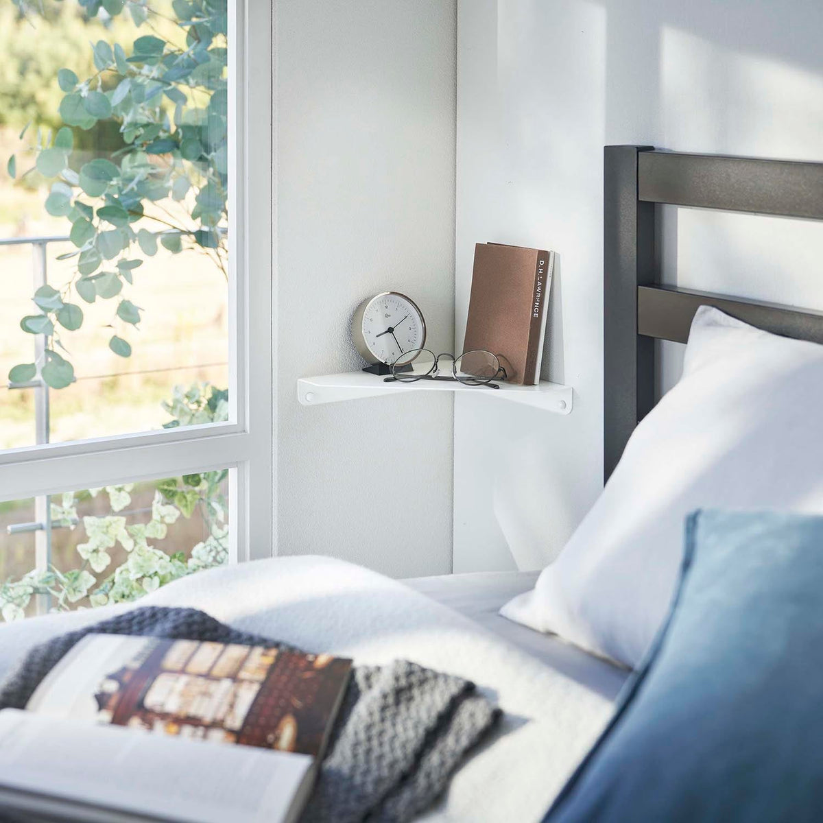 Yamazaki Tower Wall-Mounted Corner Shelf, Corner Shelf Fixed With Plasterboard Pins to Show Small Items and Decor, Cables Can Run Through the Corner Gap, Holds 3 kg, 22 x 22 x 3.3 cm and 580 g, White or Black