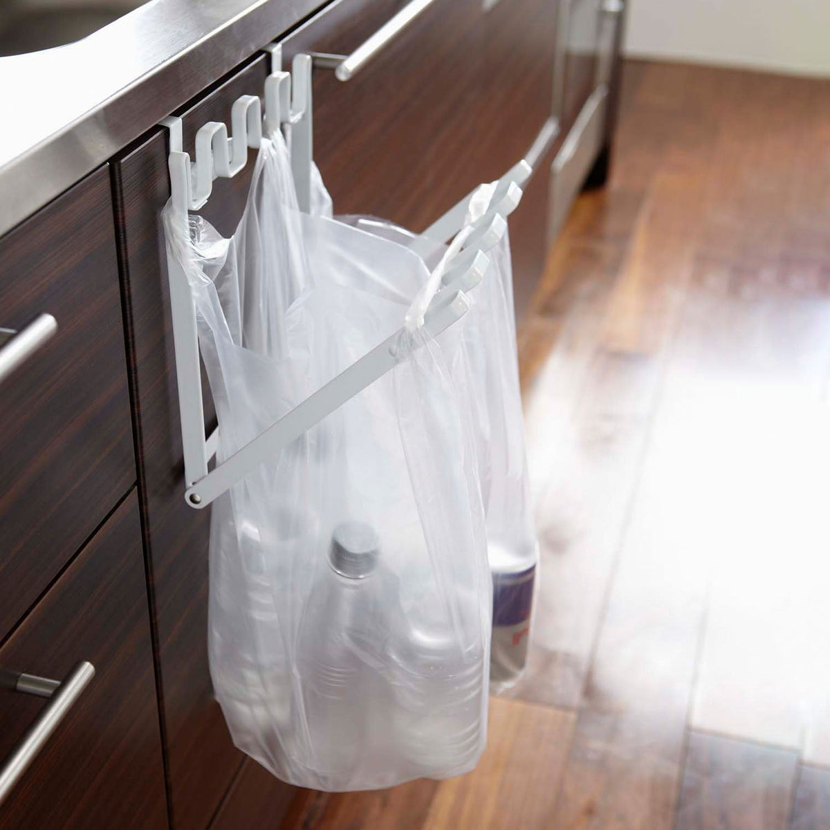 Yamazaki Tower Door-Hook Plastic Bag Hanger, Folding Wire Frame that Hooks on a Kitchen Cabinet Door to Hold a Plastic Bag as a Mini Bin, 22 x 20 x 24.5 cm and 380 g, White or Black