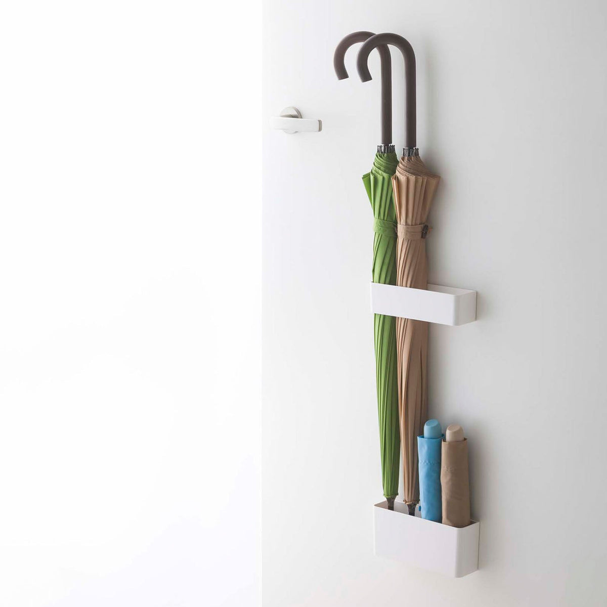 Yamazaki Tower Magnetic Umbrella Stand with Two Holders, Two-Part Magnetic Stand That Holds 4 Long and 4 Folding Umbrellas on a Steel Door, Set the Holders to the Umbrella Length, Holds 2 kg, 18.8 x 5 x 5 cm and 18.5 x 5 x 8 cm and 300 g, White or Black