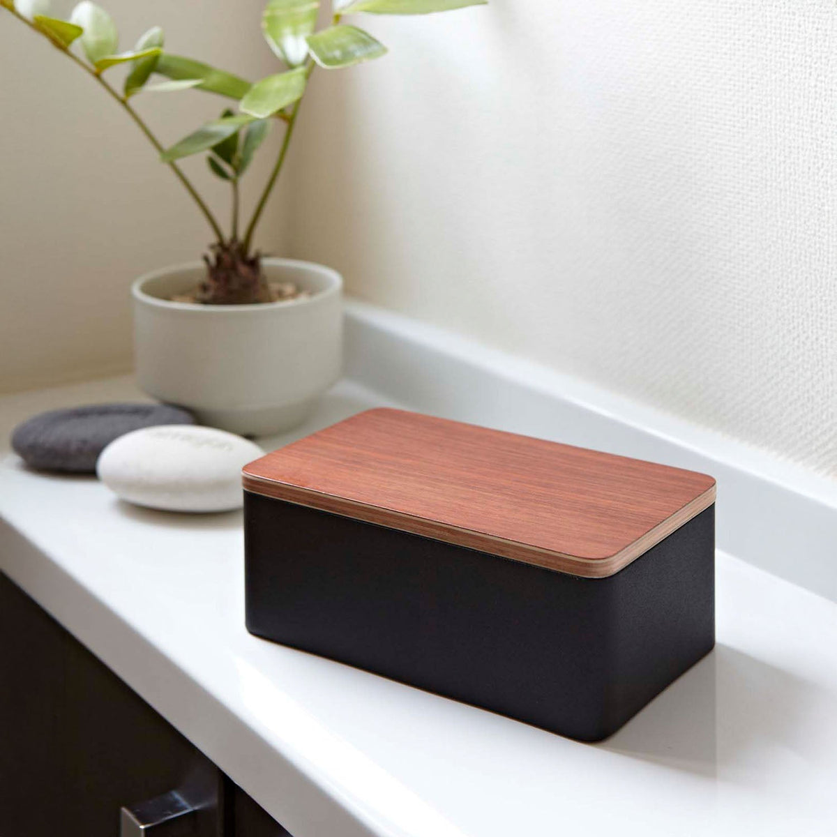 Yamazaki Rin Wet Wipe Case with Wood Lid, Small Steel Case with a Wood Lid and Silicone Seal that Keeps Wet Wipes from Drying Out, 17 x 10 x 7.5 cm and 440 g, Brown or Natural