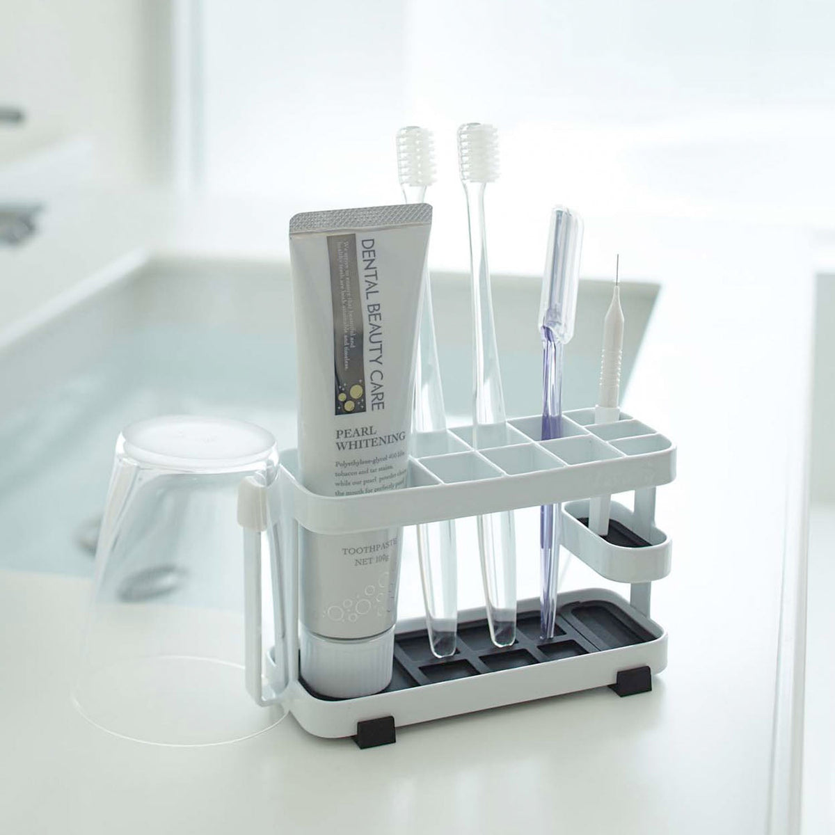 Yamazaki Tower Wide Toothbrush Stand, Wide Steel Stand with Fine Dividers for Toothbrushes, Interdental Brushes and Toothpaste, 14.5 x 5 x 8 cm and 310 g, White or Black