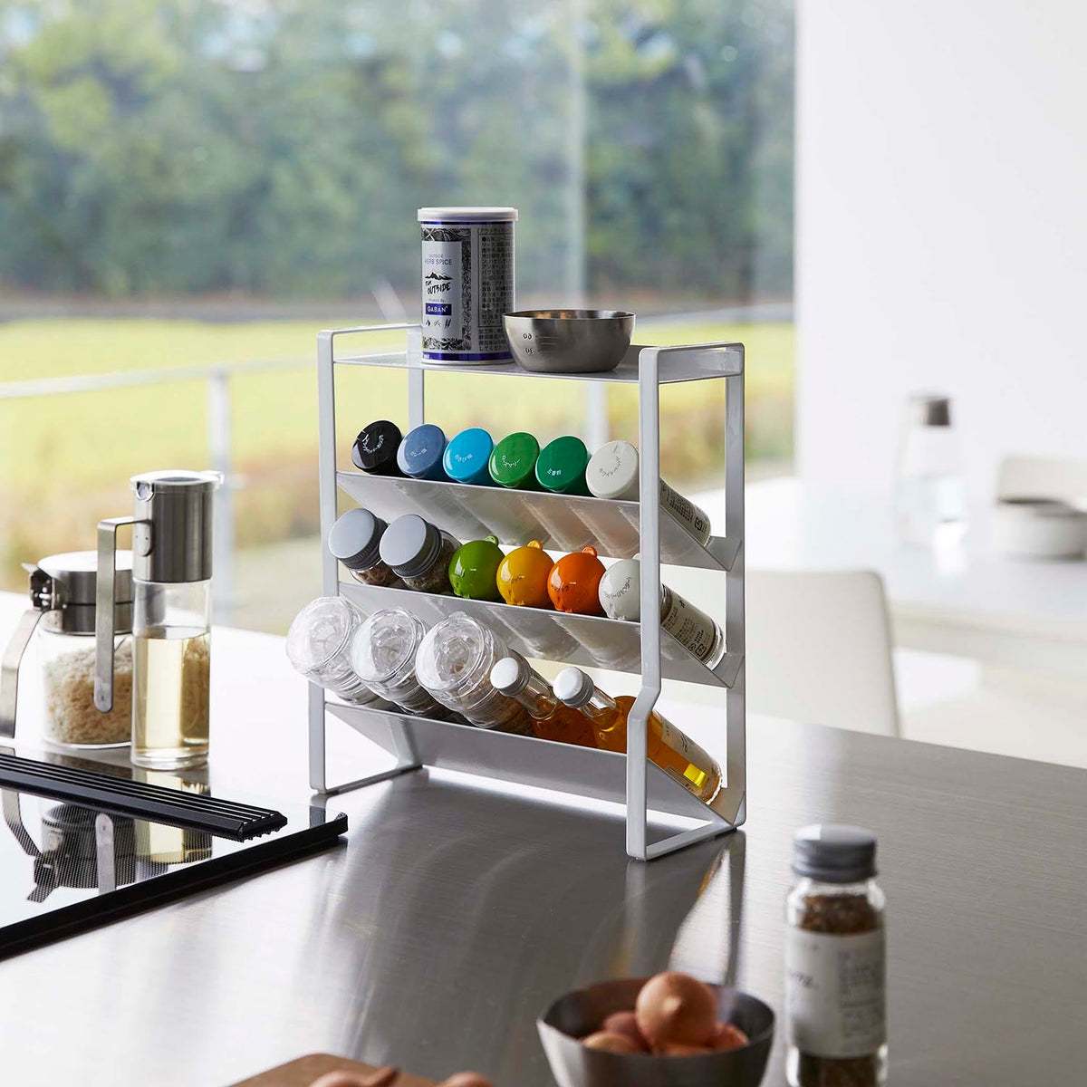 Yamazaki Tower Slim Four-Tier Spice Rack, Slim Four-Tier Steel Rack with Slanted Shelves for Small and Large Spice Jars, 24 x 9.5 x 26.7 cm and 1200 g, White or Black