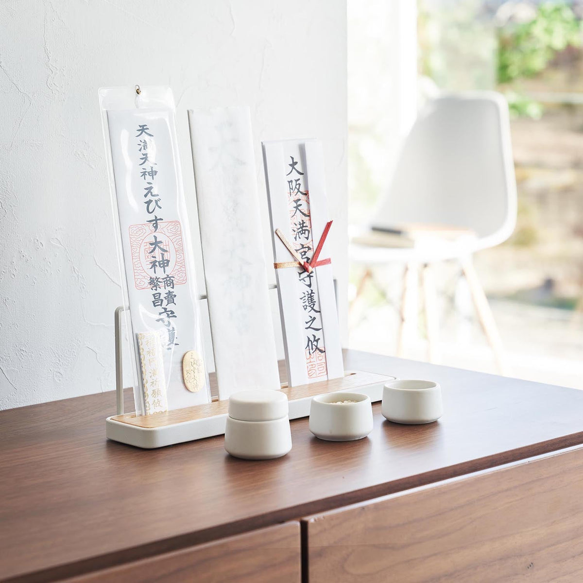 Yamazaki Tower Shrine Items Set of 3, Set of Three Plain Ceramic Shrine Items, One Lidded Water Cup and Two Plates for Rice and Salt, Suits Traditional and Modern Home Shrines, 5 x 5 x 4.5 cm and 5 x 5 x 3 cm each and 185 g, White