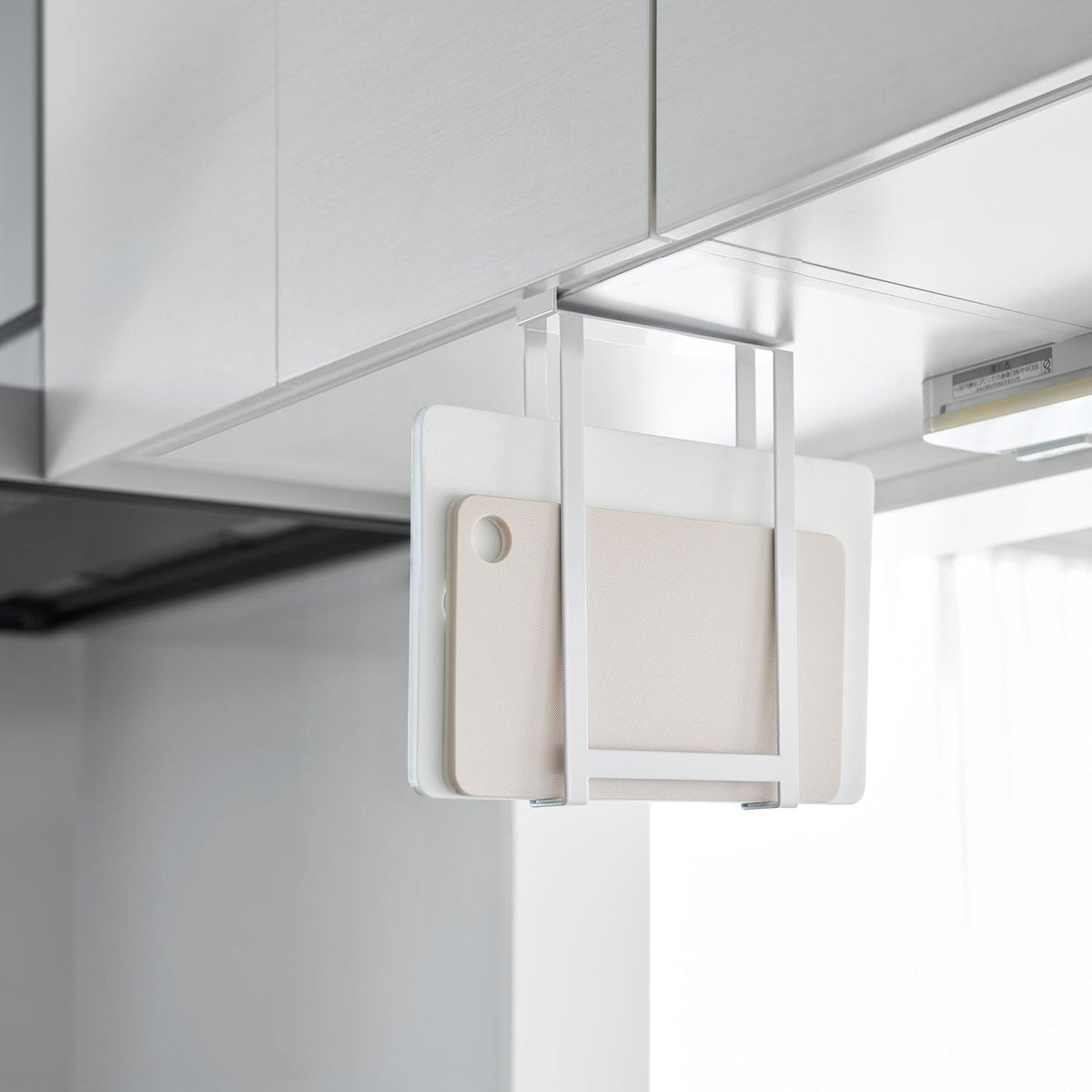 Yamazaki Tower Under-Cabinet Cutting Board Holder, Slim, Slim Steel Holder that Hangs Under a Wall Cabinet Shelf for a Cutting Board or Tray, Slot 3 cm Wide, 3.5 x 17 x 28.4 cm and 514 g, White or Black