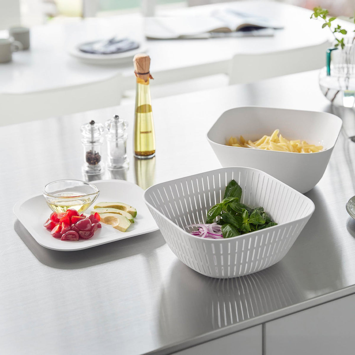 Yamazaki Tower Deep Square Bowl and Colander Set with Tray, 3 Pieces, Nesting Deep Bowl, Colander and Tray, Microwave and Dishwasher Safe, Bowl 23 x 23 x 10.4 cm; colander 22.3 x 22.3 x 9.2 cm; tray 23 x 23 x 1.6 cm and 580 g, White or Black