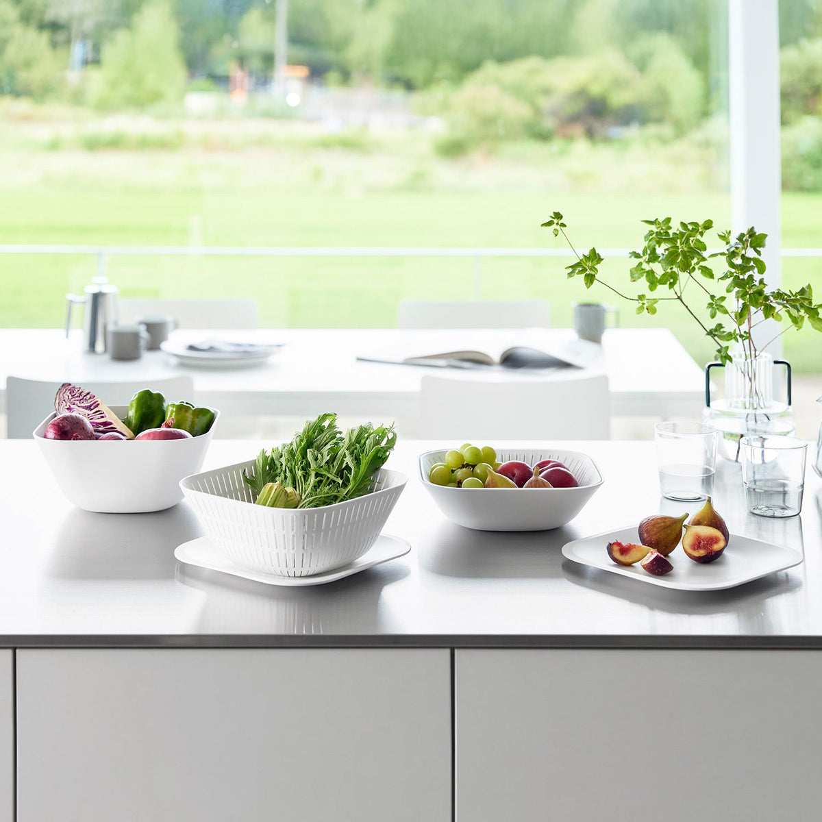 Yamazaki Tower Square Bowl and Colander Set with Trays, 6 Pieces, Six-Piece Square Bowl and Colander Set with Trays that Nest Together, 23 x 23 x 10.4 cm deep bowl; 22.3 x 22.3 x 9.2 cm deep colander and 1040 g, White or Black