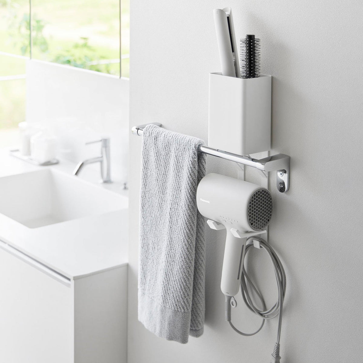 Yamazaki Tower Over-Towel-Bar Hair Dryer and Hair Iron Holder, Hook-Over Towel Bar Holder for a Hair Dryer and a Hair Iron, 10.1 x 8.2 x 32.6 cm and 660 g, White or Black
