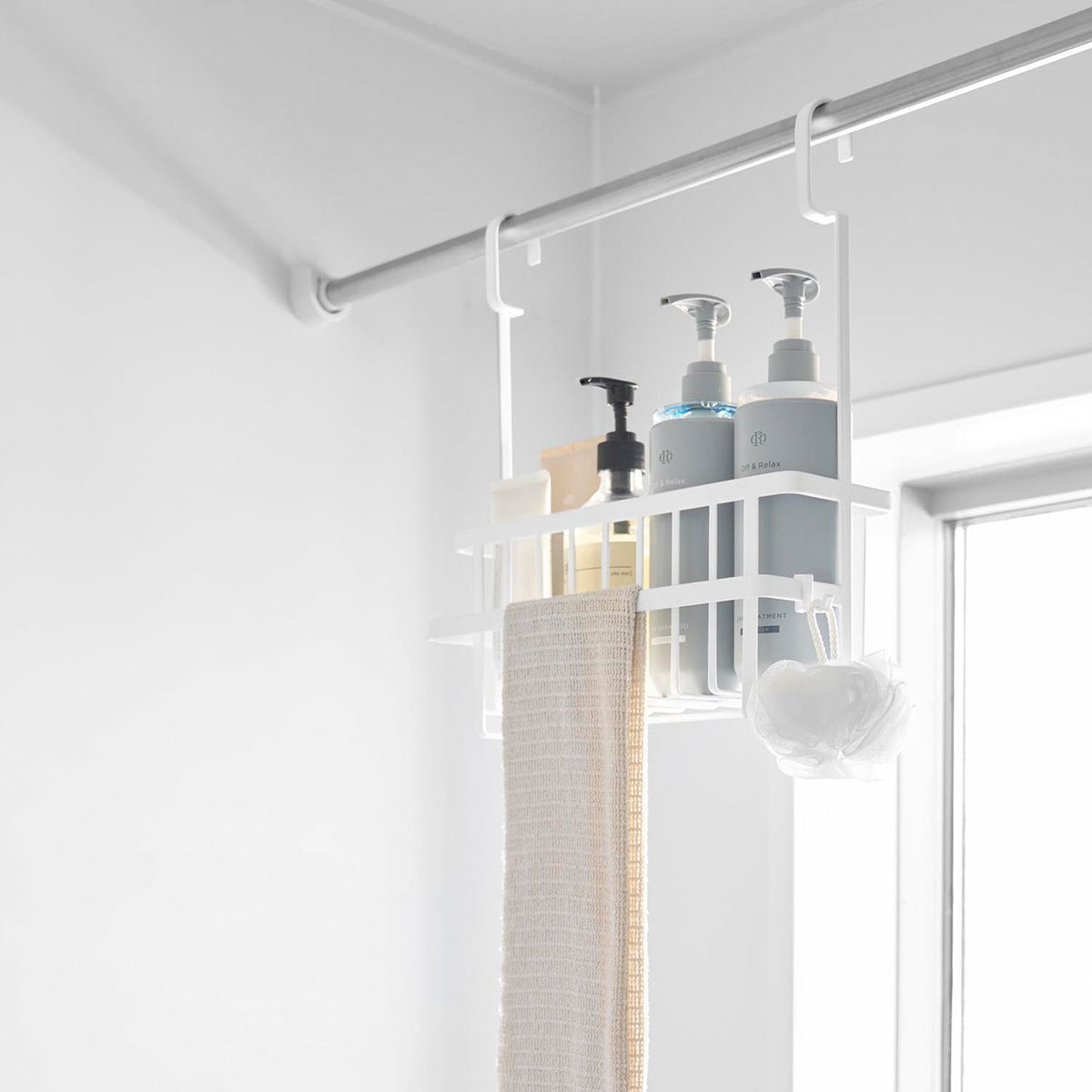 Yamazaki Tower Hanging Connectable Bathroom Basket, Hanging Wire Basket for Laundry Poles and Towel Bars with a Hook Bar, 30 x 12.5 x 35.9 cm and 855 g, White or Black