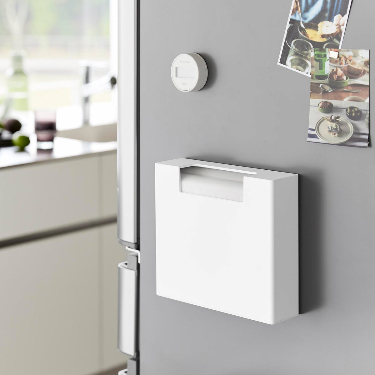 Yamazaki Tower Magnet Garbage Bag Holder 45 L, Magnet Wall Holder for About 40 Rolls or Sheets of 45 L Bin Bags, 24 x 6.7 x 21.4 cm and 785 g, White or Black