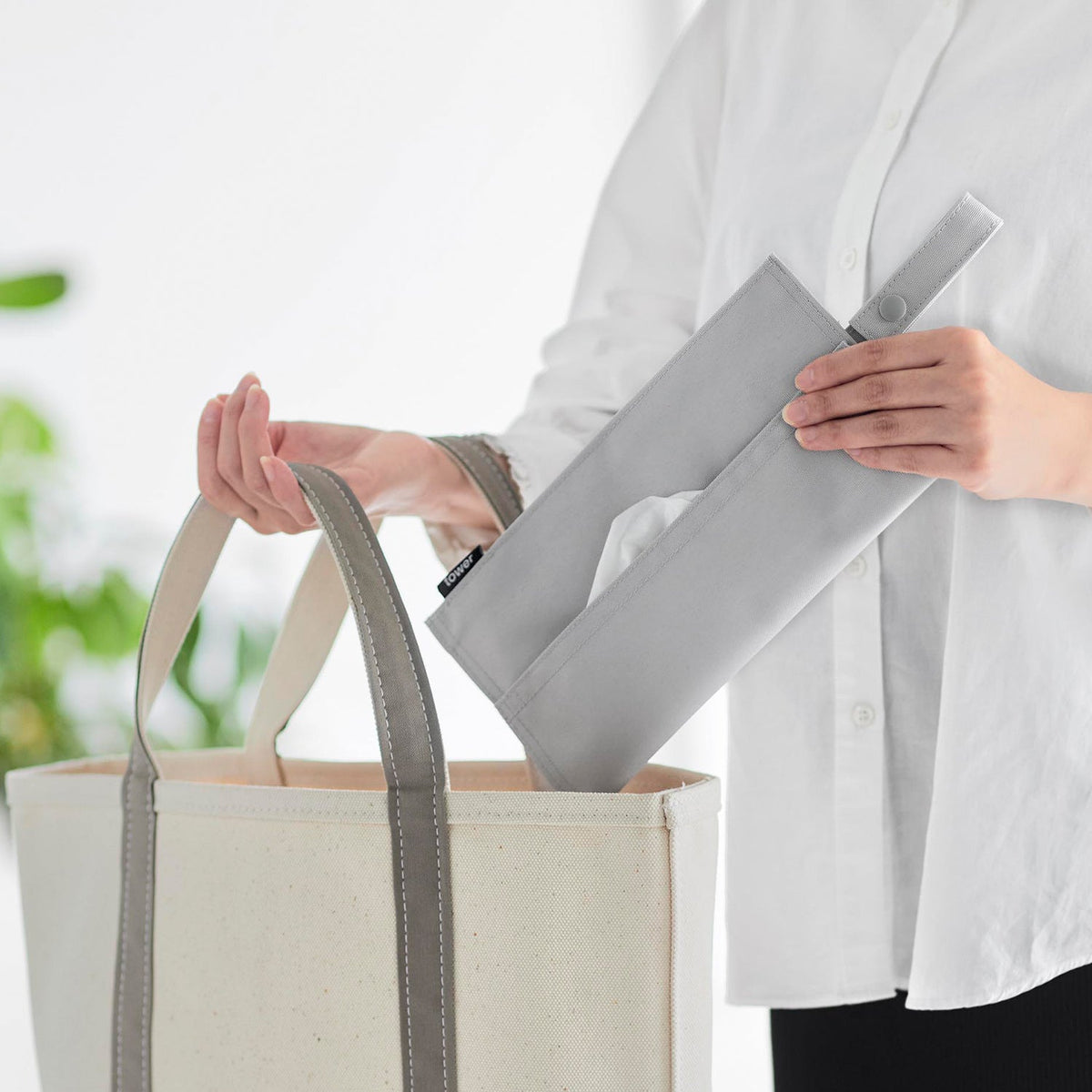 Yamazaki Tower Foldable Travel Tissue Case with Waste Pocket, Foldable Fabric Case for Soft-Pack Tissues up to 300 Sheets with a Waste Pocket, Hangs on a Bar up to 3.5 cm Across, 13 x 1 x 34.5 cm open; 13 x 2 x 20 cm folded and 55 g, Light Grey or Black