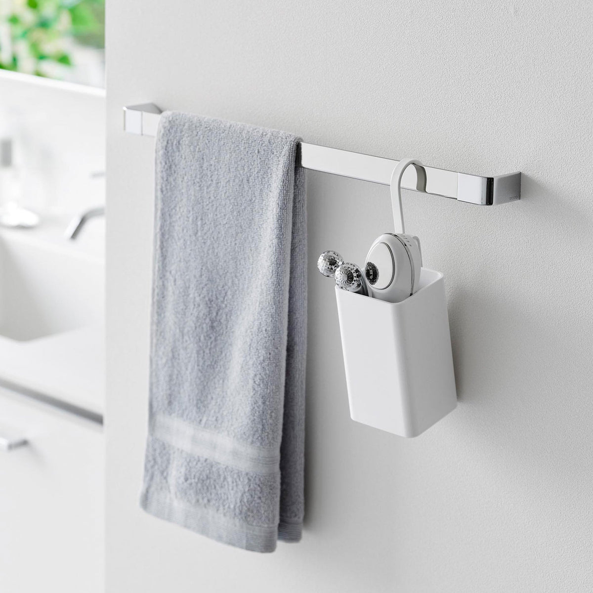 Yamazaki Tower Hang-On Storage Case S, Open-Front Case that Hooks Over a Pole or Bar up to 3.4 cm Across, Hook Turns to Suit the Place, Size S, 7.7 x 9.7 x 20.5 cm and 210 g, White or Black