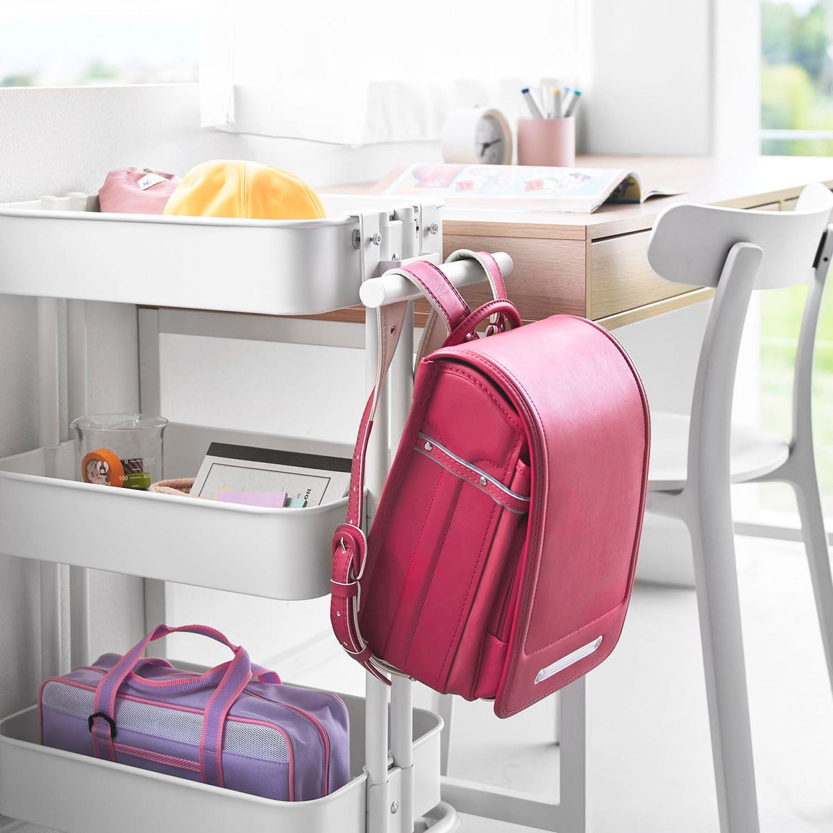 Yamazaki Tower Steel Wagon Side Backpack Hanger, Hanger That Clamps to the Basket of a Steel Wagon So a School Backpack Hangs With Study Gear, Holds 5 kg, Tightened by Adjusting Screw, 26.2 x 7.5 x 8.9 cm and 480 g, White or Black