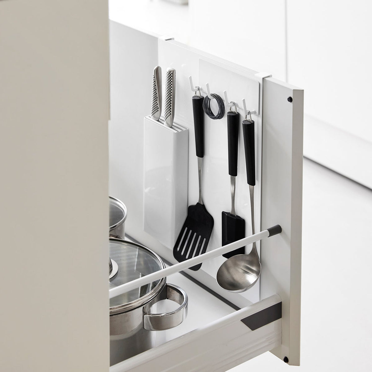 Yamazaki Tower Sink Door Steel Panel, Steel Panel That Hooks on a Sink Cabinet Door for Magnet Holders and Tools, 30 x 2.6 x 40 cm and 1130 g, White or Black