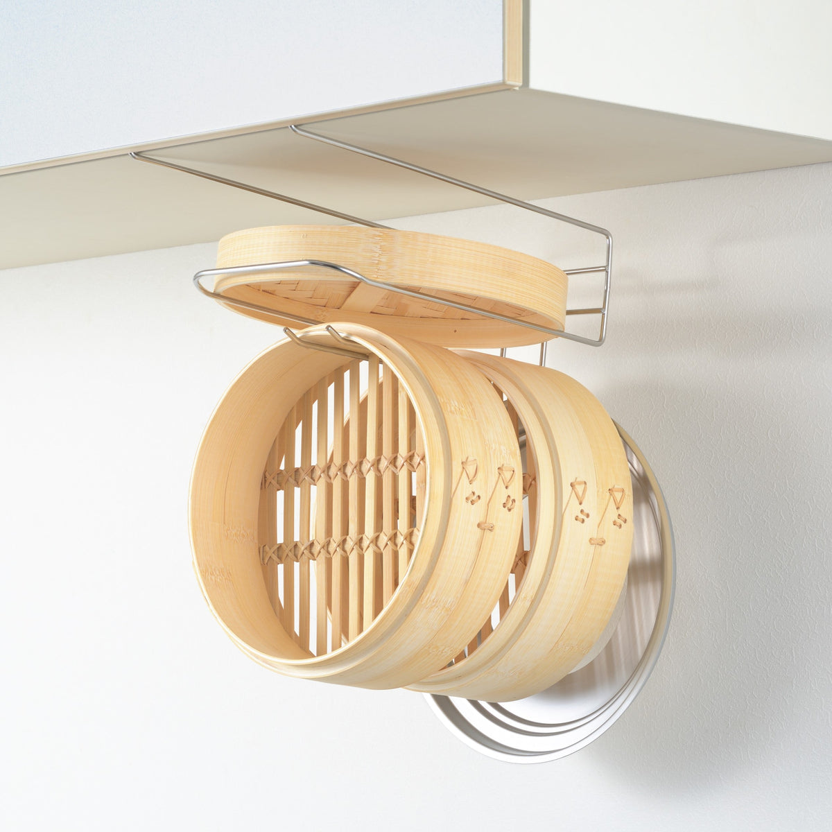 GraSUS Hook-On Rack Under Hanging Cabinet for Drying Bamboo Steamers, Stainless Hook-On Rack Under a Hanging Cabinet That Hangs a Bamboo Steamer in the Air to Dry, Good Airflow, 262 g, Made in Japan in Tsubame-Sanjo, 15 x 30.2 x 13.1 cm and 262 g, Silver