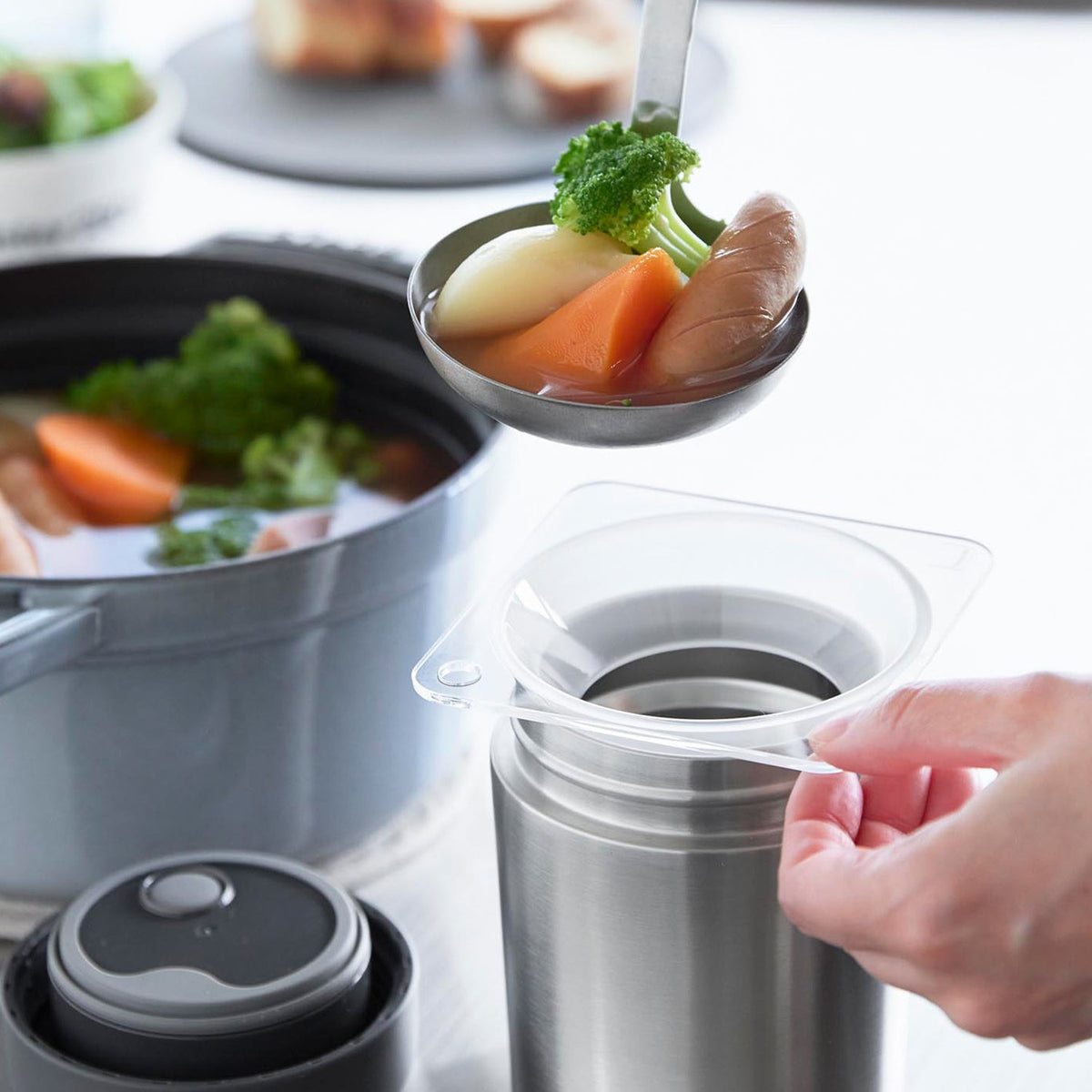 Yamazaki Tower Funnel for Soup Jars, Wide Funnel for Soup Jars that Pours Large Pieces Cleanly into Jars with a 7 to 8 cm Mouth, Dishwasher Safe, 10 x 10 x 2.5 cm and 30 g, Clear or Clear Black