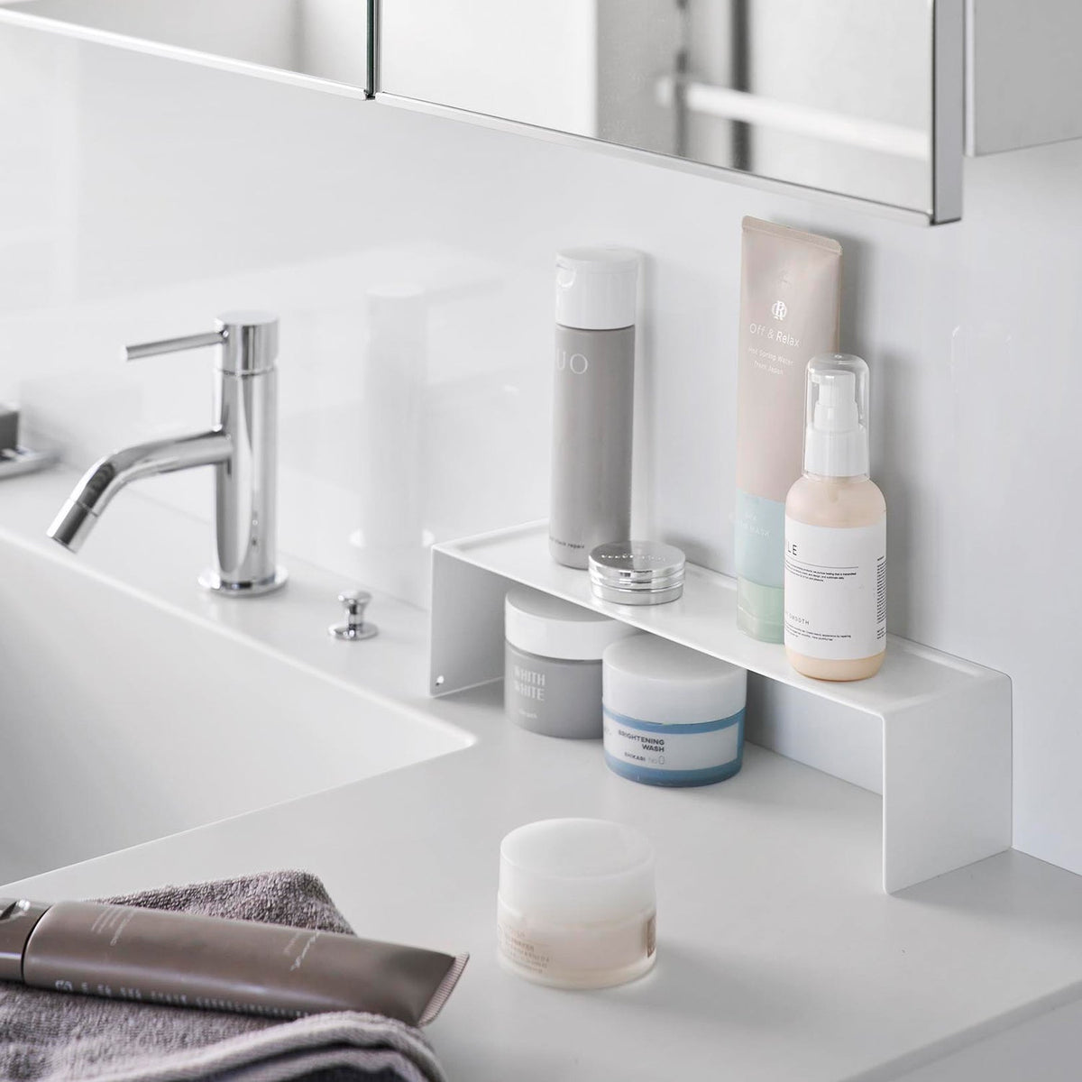 Yamazaki Tower U-Shaped Basin Rack, 30 cm, Compact U-Shaped Steel Rack 30 cm Wide for the Basin, with a Recessed Top Tray and a Lower Storage Slot, 30.3 x 8 x 7 cm and 440 g, White or Black