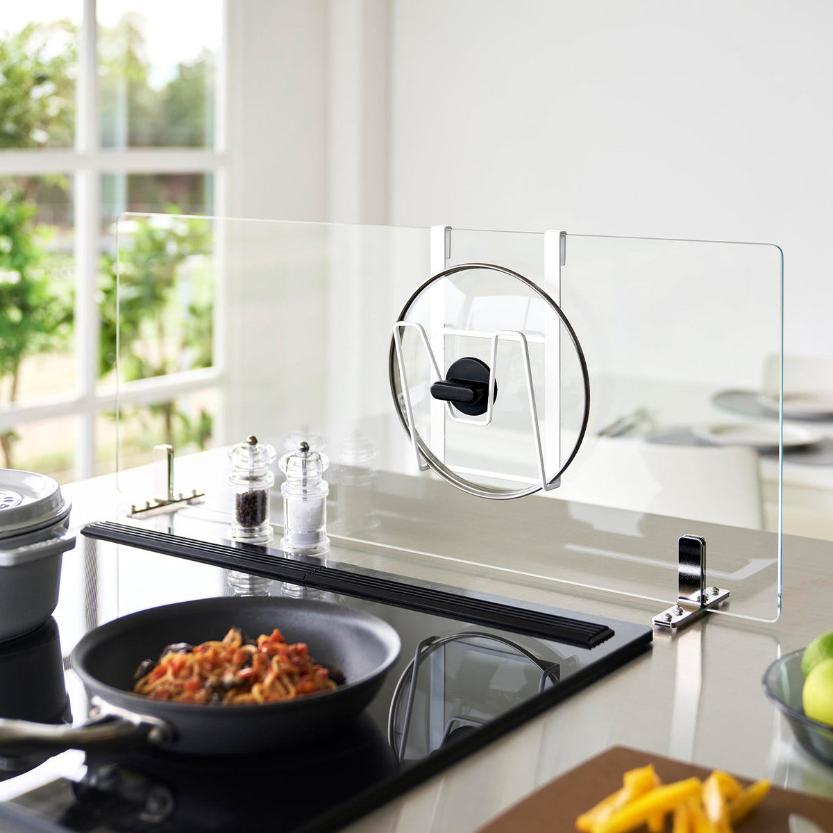 Yamazaki Tower Pot Lid Holder for Glass Range Guard, Hook-On Steel Holder for a Pot Lid, 14 to 30 cm Lids, Fits a Fixed Glass Range Guard, Induction Cooktops Only, 13.5 x 7.5 x 22 cm and 200 g, White or Black