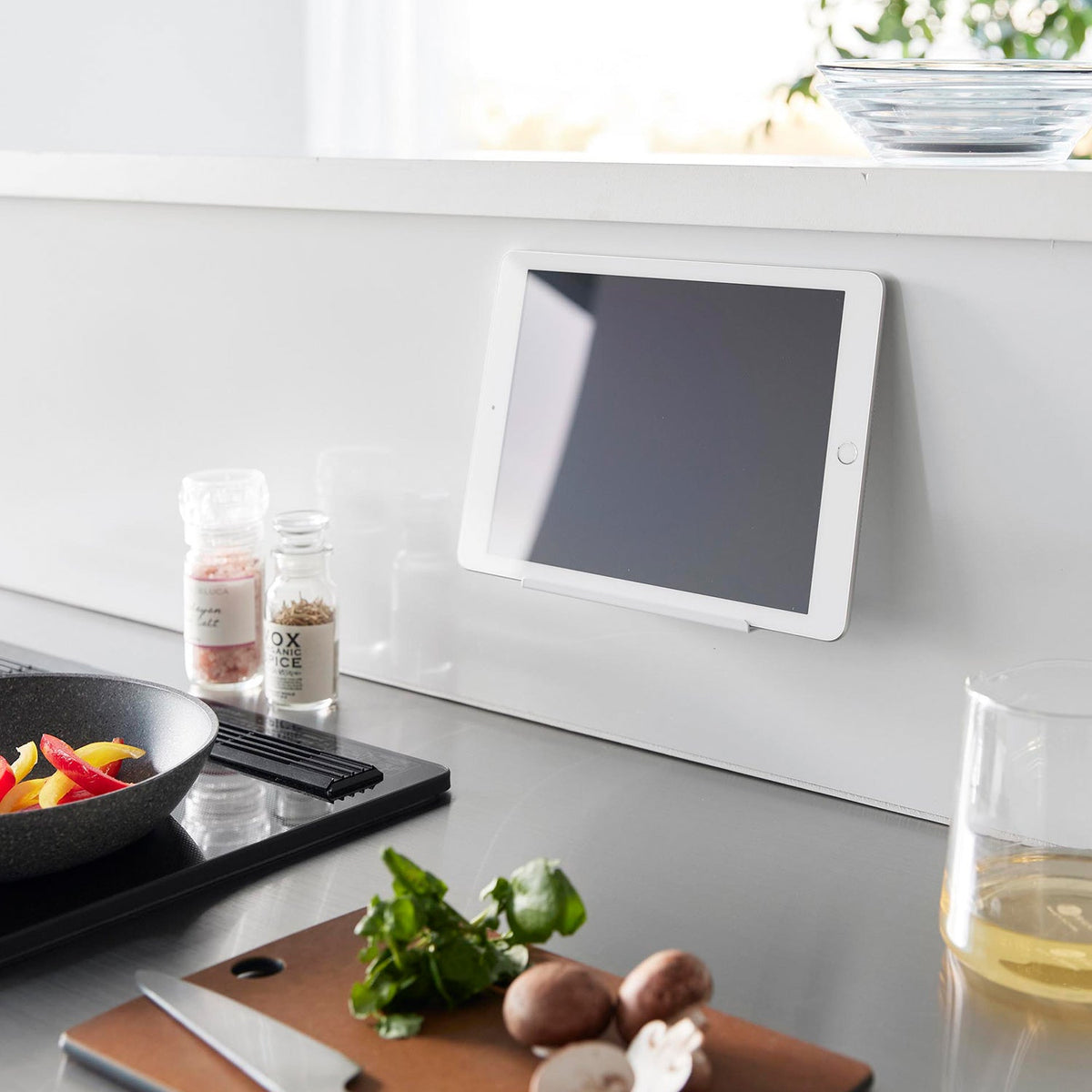 Yamazaki Tower Magnetic Tablet Stand, Magnetic Shelf Stand that Sticks to a Steel Kitchen Panel and Holds a Tablet for Recipes or Videos in the Bath, 14 x 4.5 x 5 cm and 400 g, White or Black