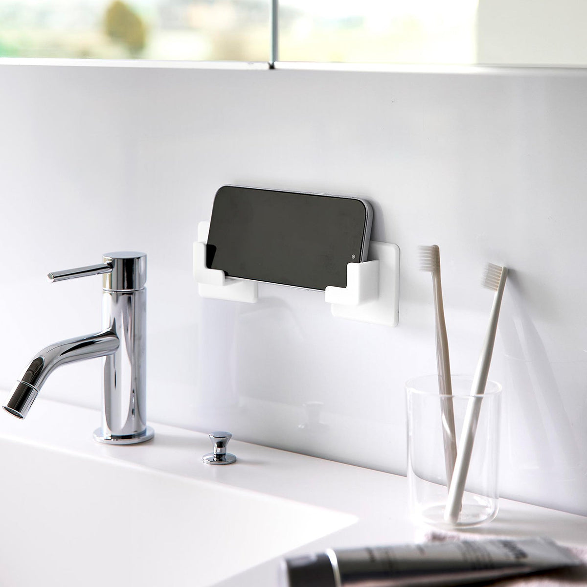 Yamazaki Tower Silicone Suction Phone Holder, Silicone Suction Phone Holder that Sticks to Glossy Flat Surfaces and Can Be Re-Stuck Many Times, 6 x 2.7 x 6 cm per piece and 40 g, White or Black