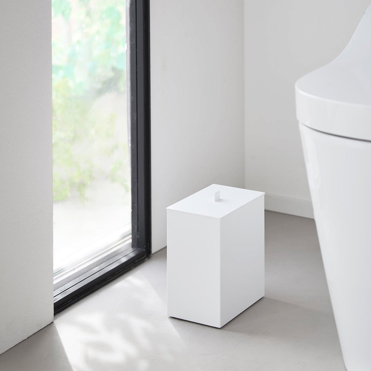 Yamazaki Tower Toilet Pot with Inner Box, Steel Sanitary Waste Pot with a 1.8 L Inner Box and Lid, 17.2 x 10.7 x 20 cm and 1420 g, White or Black