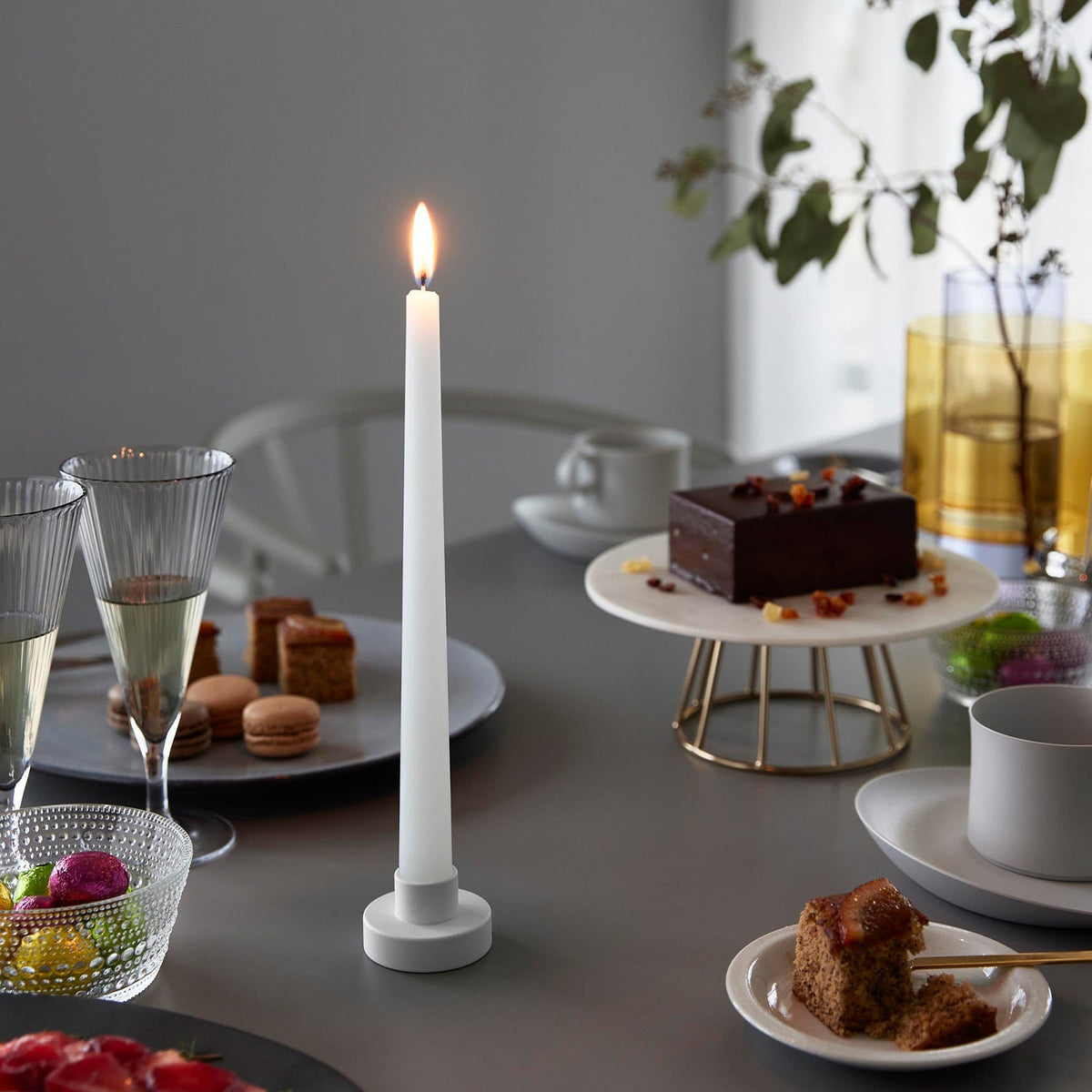 Yamazaki Tower Steel Candle Stand, Weighted Steel Stand that Holds a Candle Upright for the Dining Table, Fits Candles up to 2 cm Across, 5.3 x 5.3 x 3.2 cm and 225 g, White or Black