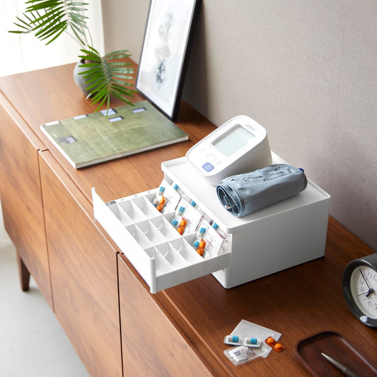 Yamazaki Tower Medicine Storage Box, Two-Drawer Organiser with 3 Dividers for Daily Medicines and Supplements, 24.9 x 21 x 12.6 cm and 1075 g, White or Black