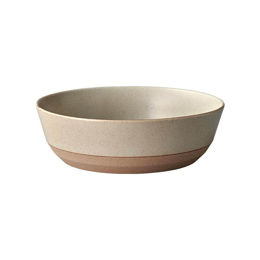 KINTO CLK-151 Porcelain Bowl 220 mm, CLK-151 Porcelain Bowl 220 mm in Beige or Pink Holding 1600 mL, Microwave and dishwasher safe, Made in Japan, 22 x 22 x 7 cm and 720 g, Beige or Pink