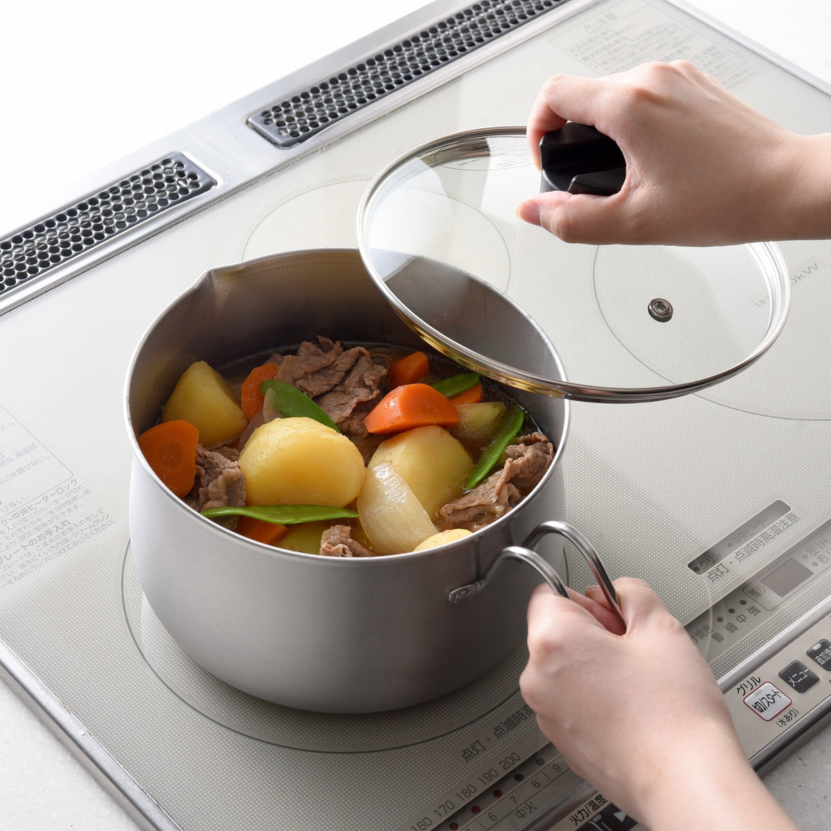 GraSUS Stainless Multi Pot 18 cm Deep with Glass Lid, Deep 18 cm Stainless Multi Pot With a Spout and a Glass Lid That Does Eight Jobs From Boiling to Frying, 2.9 L, Gas and Induction, Metal Utensils Safe, 27.5 x 19.5 x 16.5 cm and 840 g, Stainless