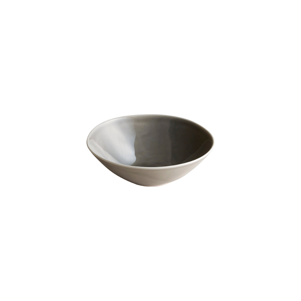 KINTO ATELIER Deep Plate 135 mm Light Grey, Light Grey Porcelain ATELIER Deep Plate 135 mm for salad or a side dish, Microwave and Dishwasher Safe, Made in Japan, 13.5 x 13.5 x 4.5 cm and 160 g, Light Grey